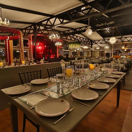 Grand Ayzek Hotell 4*