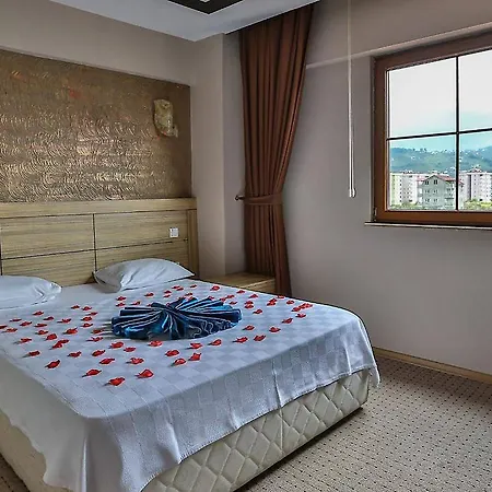 Grand Ayzek Hotell
