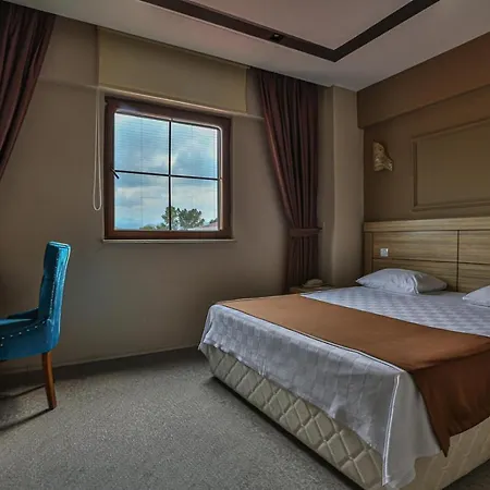 Grand Ayzek Hotell