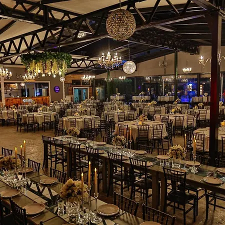 Grand Ayzek Hotell 4*